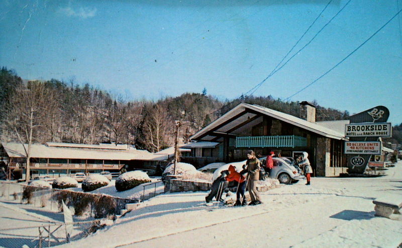 Brookside Lodge (Brookside Motel and Ranch House) - Vintage Postcard